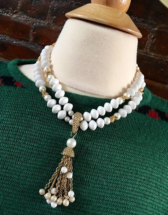 Vintage white beads & gold chains groovy Mod 60's… - image 4