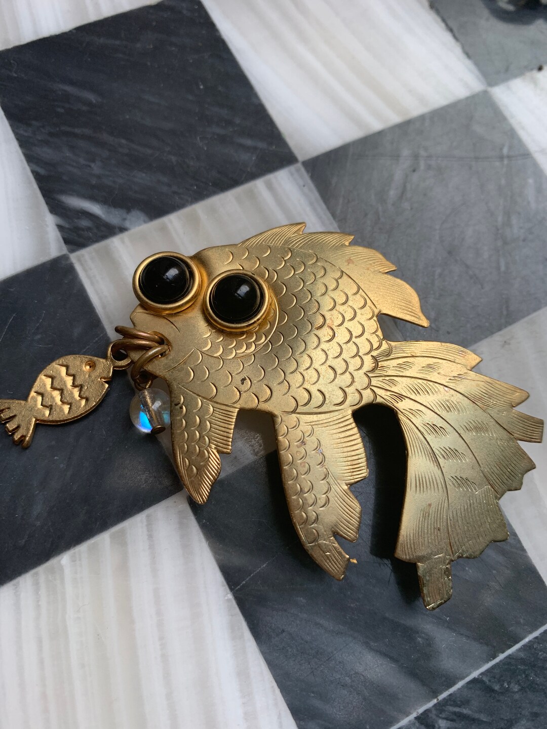 Broche Vintage Poisson Rouge En Plastique - Style Français - NEUVE Sans Emballage