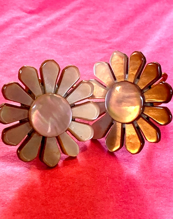 Mother of Pearl Pink Abalone Flowers, Floral Screw Back Earrings, Vintage Post War Asian Shell Jewelry signed Japan