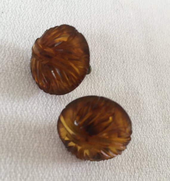 Carved Root Beer Bakelite Earrings, At Deco Round Button Style with Leaf Carving, Vintage Screw Back Earrings