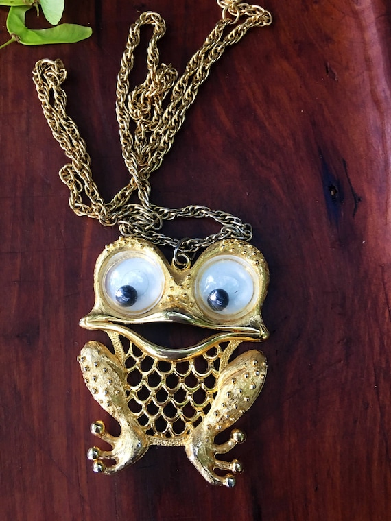 Rare Hard to Find Vintage Signed JJ Googly Jiggly Big Eye Frog Bling Statement Necklace Pendant, kitsch glamour jewelry