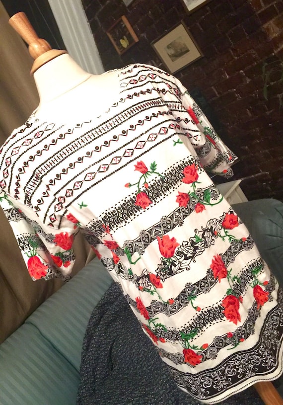 80s  Oversized beaded Floral graphic T-shirt with shoulder pads 100% cotton by Lisa Ashley originals