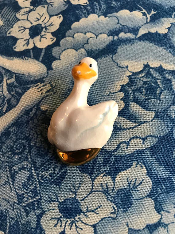 Cutesy Vintage Ceramic Porcelain Duck Scatter Pin Brooch so 80’s