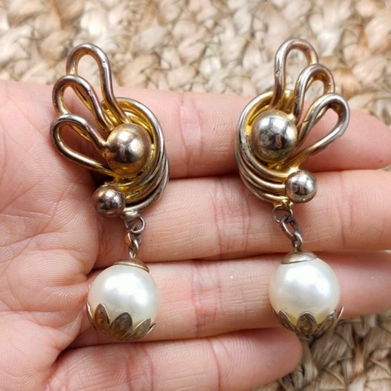 60s Swirly Tube psychedelic Pearl Dangles, Abstract Statement Earrings, Unusual Clip ons