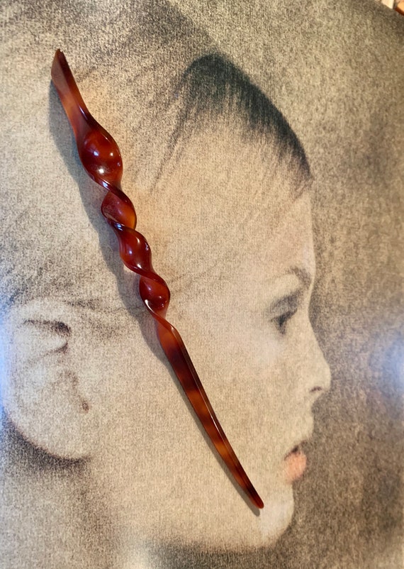 Vintage Tortoise Lucite Twisted Hair Stick, Made in France View 3