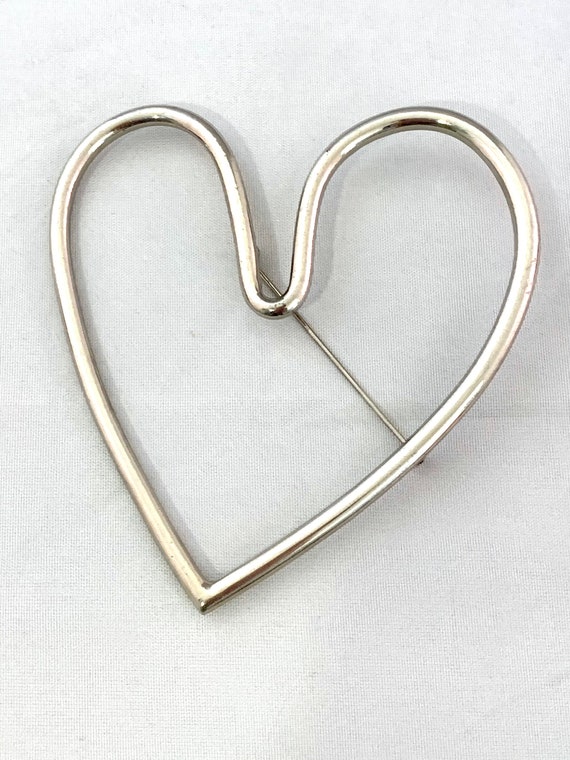 Huge Minimalist Heart Pin, Awesome 80s Big Bling Curved Tube Modernist Heart Shaped Brooch, Unisex Lapel Pin