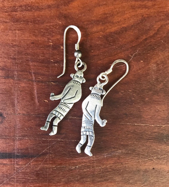 Really Neat Vintage Southwestern Silver Kokopelli Spirit Warrior Dangle Earrings