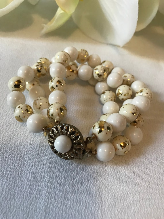 Gold Splattered White Beaded Bracelet with Ornate Clasp, Mid Century Hollywood Regency Glamour Jewelry Cuff, look like a 50s Movie Star!