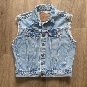 Vintage 1980/90-tals Little Levi's Jeansväst med orange flik, tillverkad i USA, barnstorlek S