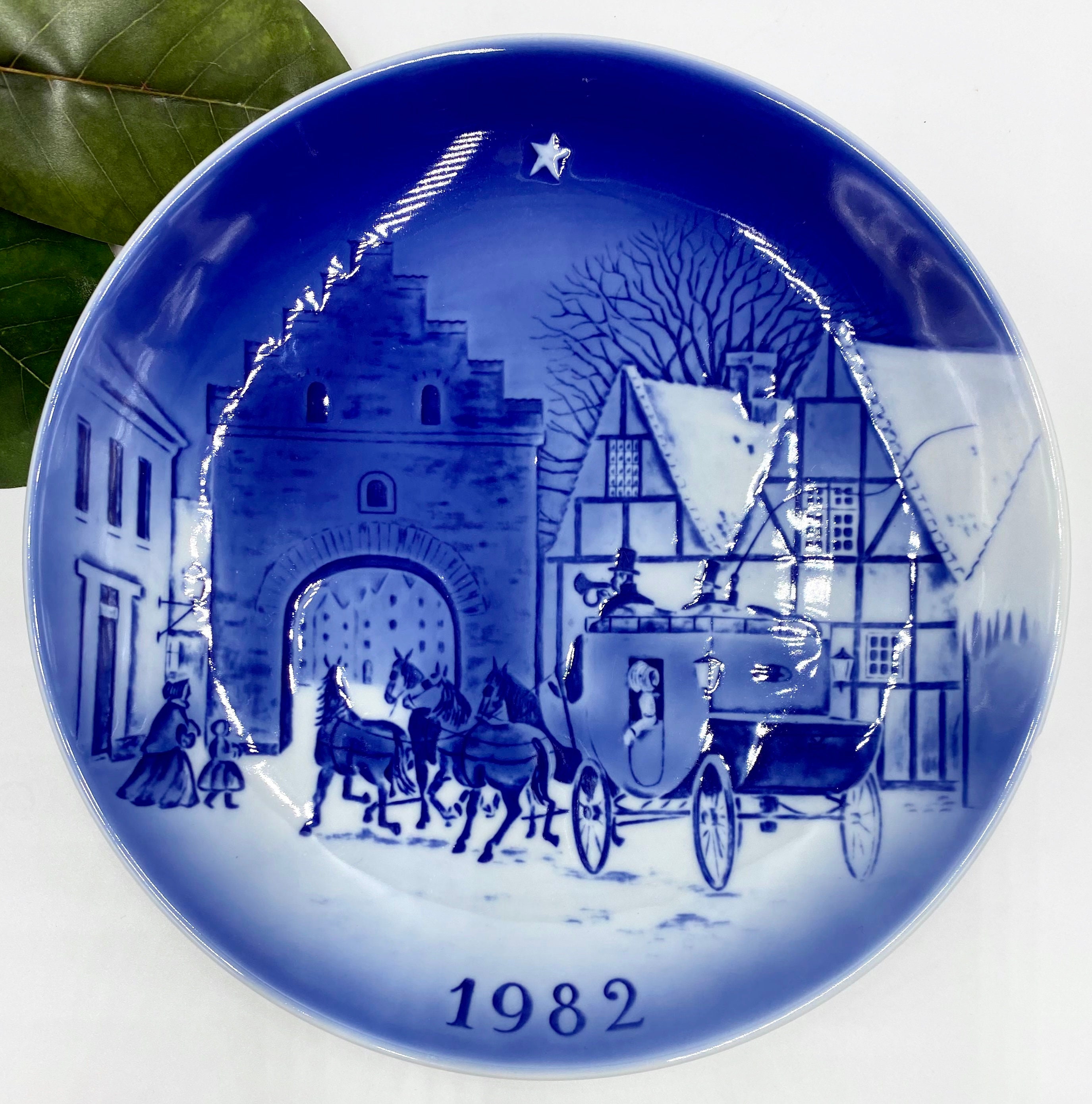 Desiree Denmark Old Copenhagen Blue Collectible Plate | Blue and