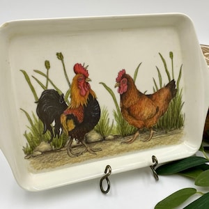 Vintage Melamine Tray by Home Essentials | Plastic Tray with Hen and Rooster | Tray with Chickens | Kitchen Decor | Country Farmhouse Decor