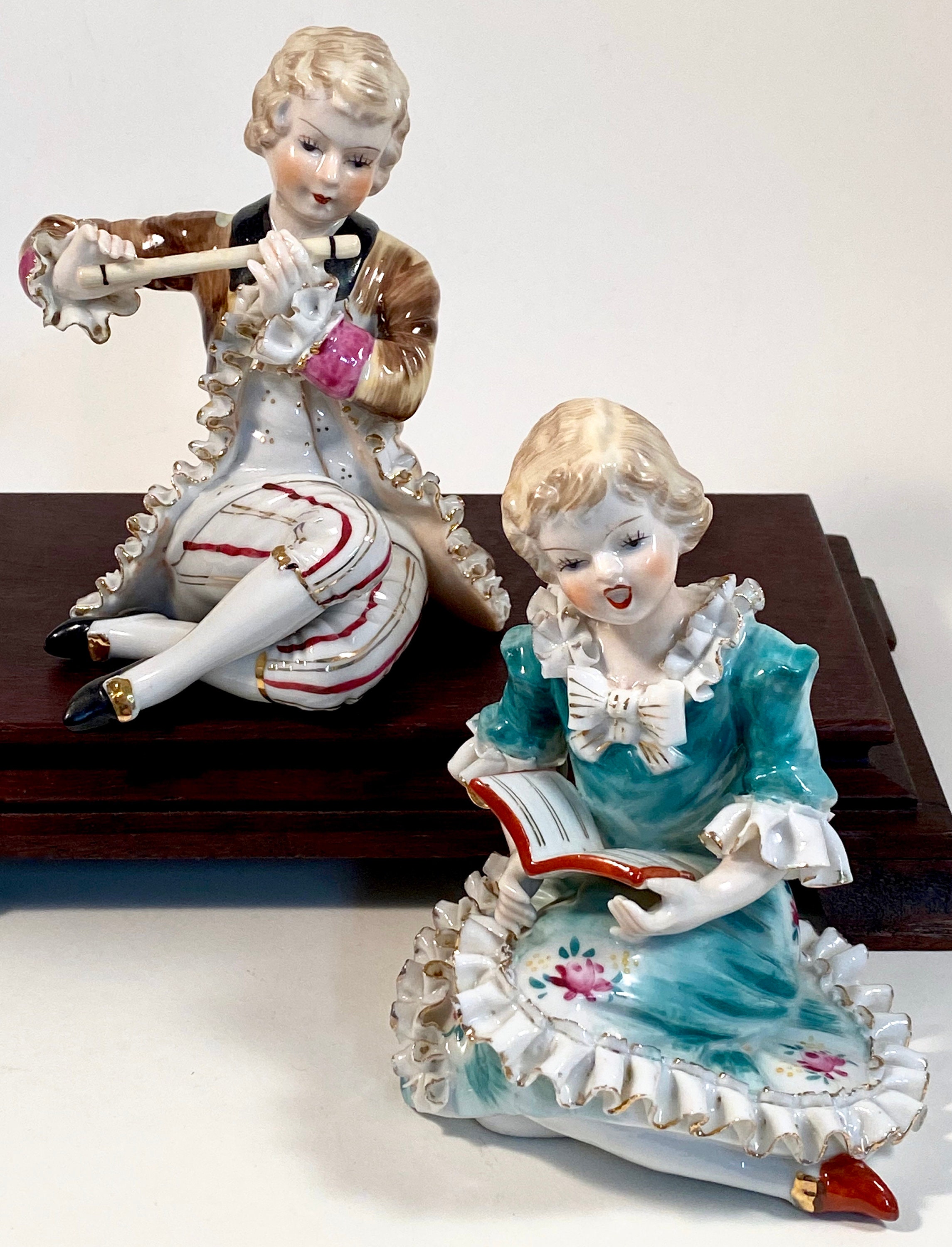 【T-ポイント5倍】 Figurines Girl and Boy Porcelain Vintage | Flute Playing Boy アンティーク雑貨