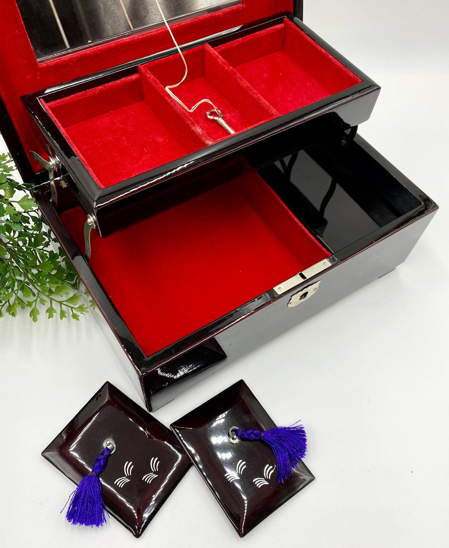 Vintage Asian Lacquerware Musical Jewelry Box | Black