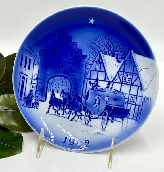 Desiree Denmark Old Copenhagen Blue Collectible Plate | Blue