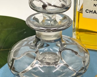 Lovely Antique Vintage Glass Perfume Bottle with Dauber | Silver Overlay | “E” Monogram | Art Deco | Art Nouveau | Collectible Glass Bottle