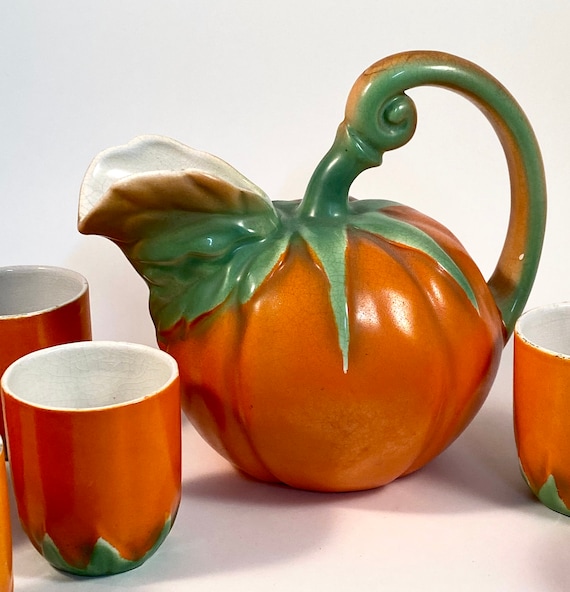 Vintage Figural Tomato Pitcher With Six Matching Cups | Ceramic