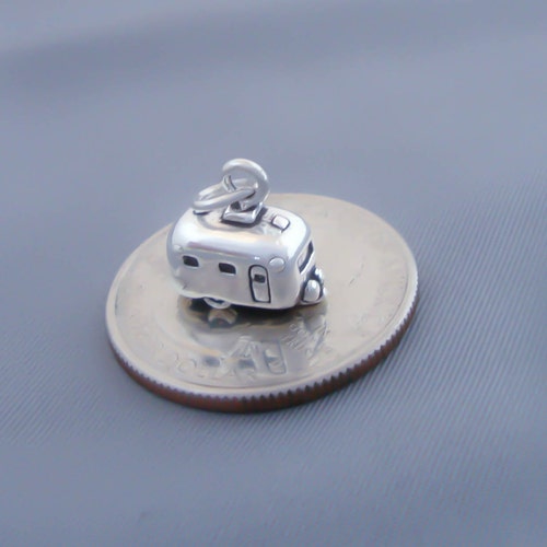 Camper Charm 3D Aus Silber – Wohnmobil / Airstream-Anhänger, Perfekt Für Camping-Fans Wohnwagen Schlüsselanhänger