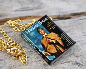 Sherlock Holmes's mini book necklace