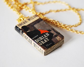 Dorian Gray's mini book necklace