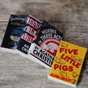 Agatha Christie's miniature book magnets set image 3