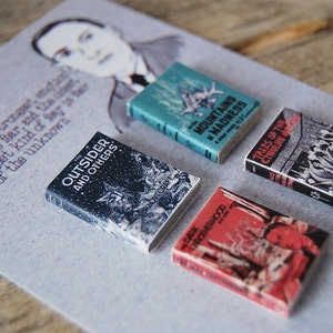 H. P. Lovecraft&#39;s Miniatur Buch Magnete Set
