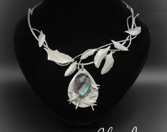 Collier elfique fluorite inox, "Passage Céleste: le Rêve d'Icare", style féérique, bijou celtique, collier art nouveau, art celtique, oiseau