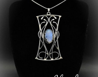 Pendentif elfique peristerite inox, "Passages Célestes: Féminin Sacré", style féérique, bijou celtique, pendentif art nouveau, Labradorite