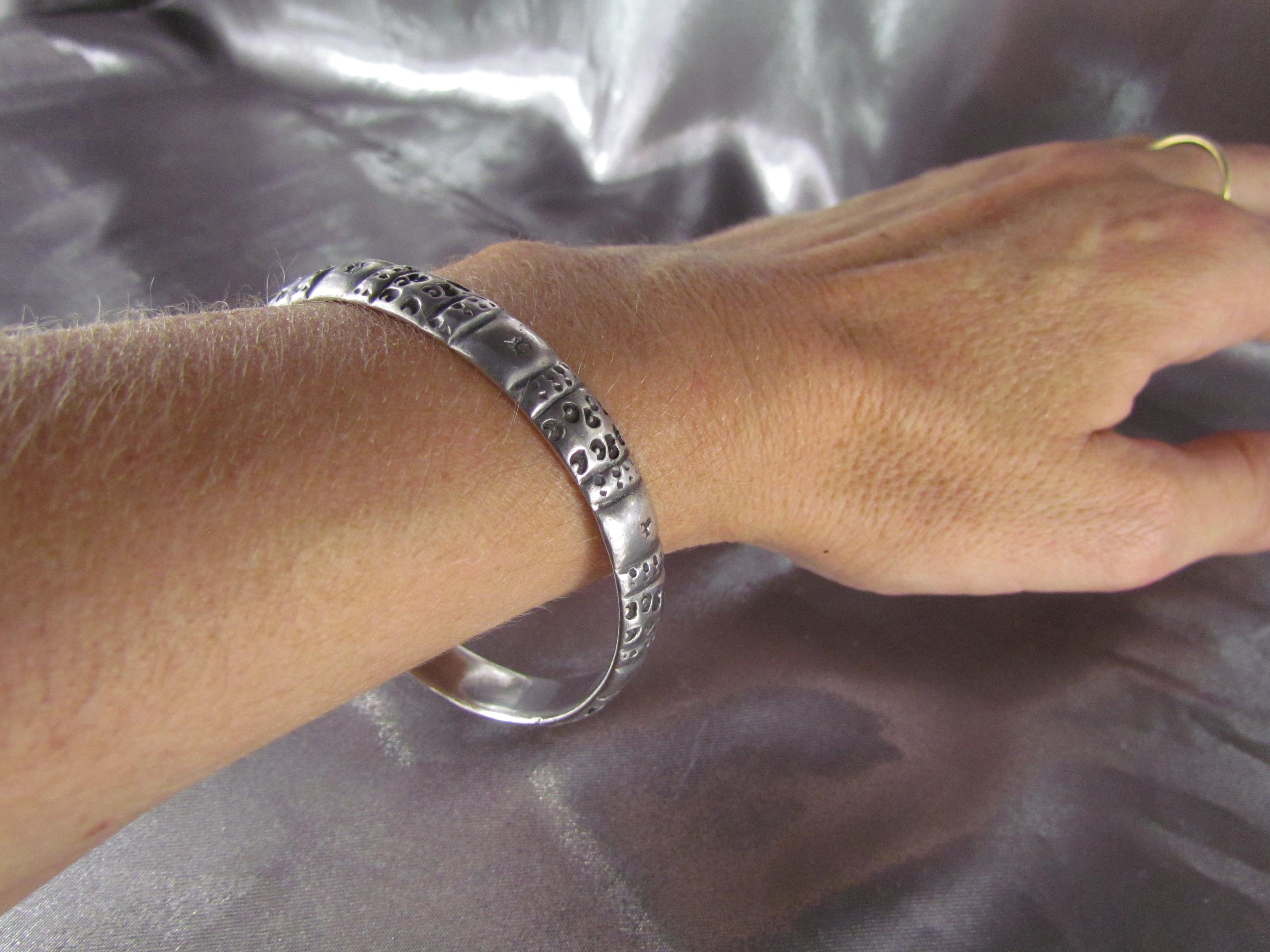 シルバーバングルブレスレット、アンティークモロッコシルバー