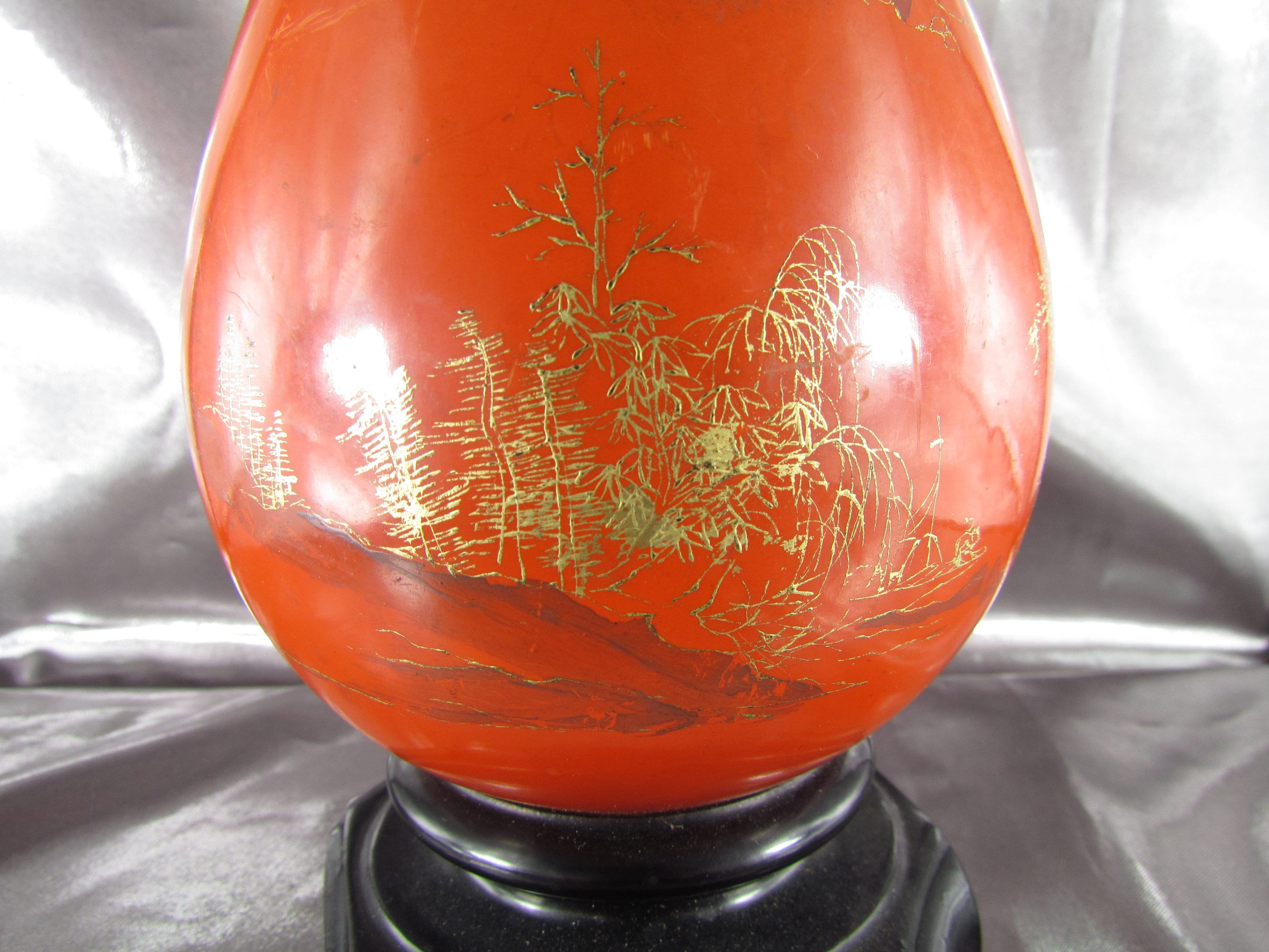 Thanh Le, Lacquer Vase Vietnam Signed, Vietnam Thanh Lê Vase