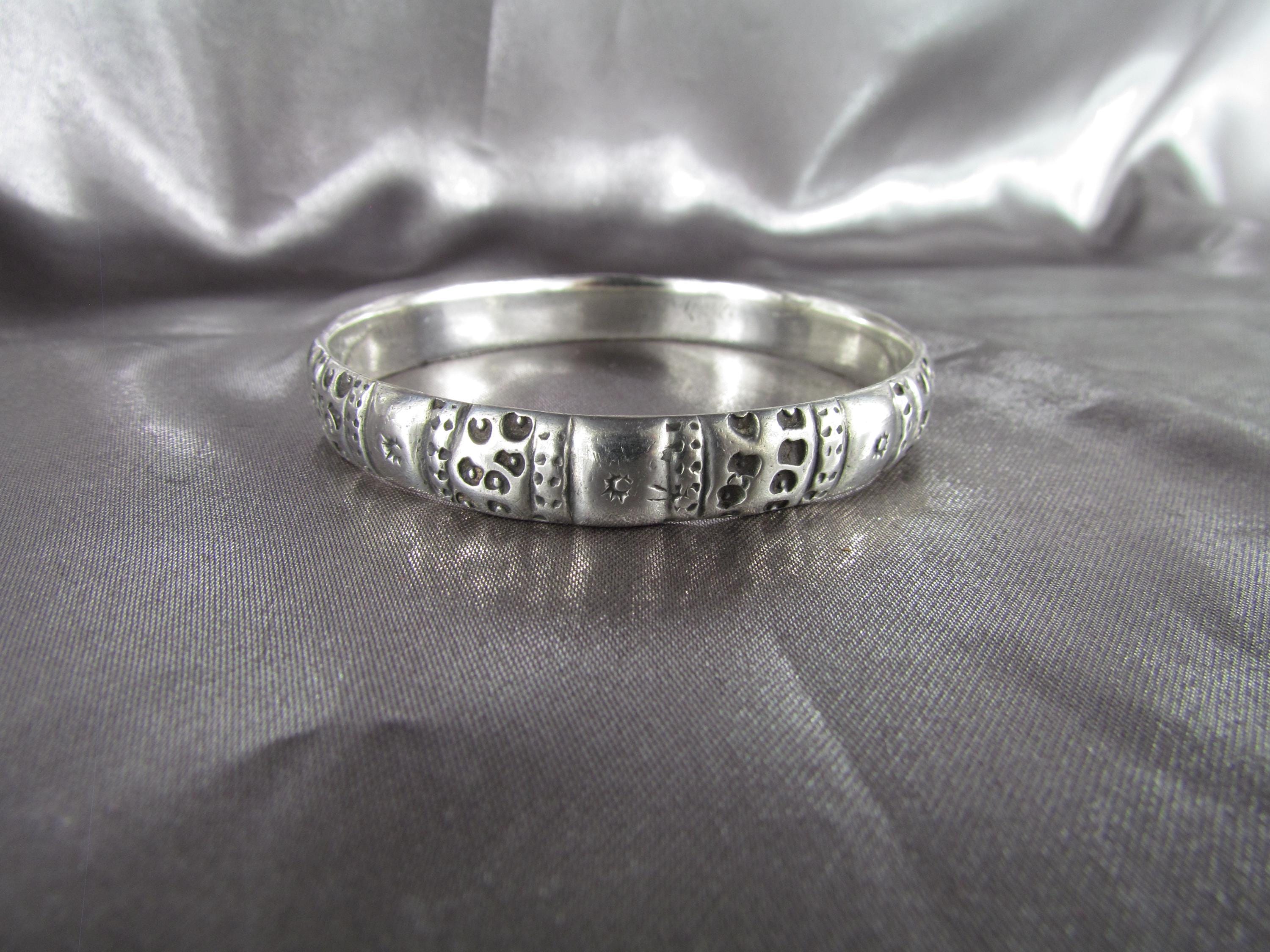 シルバーバングルブレスレット、アンティークモロッコシルバー