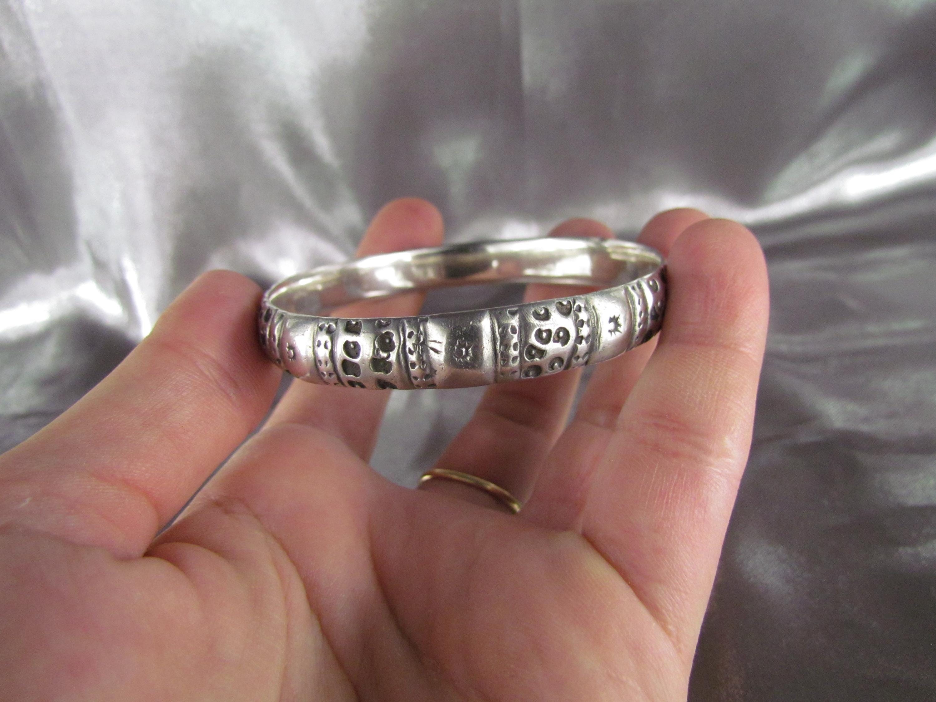 シルバーバングルブレスレット、アンティークモロッコシルバー