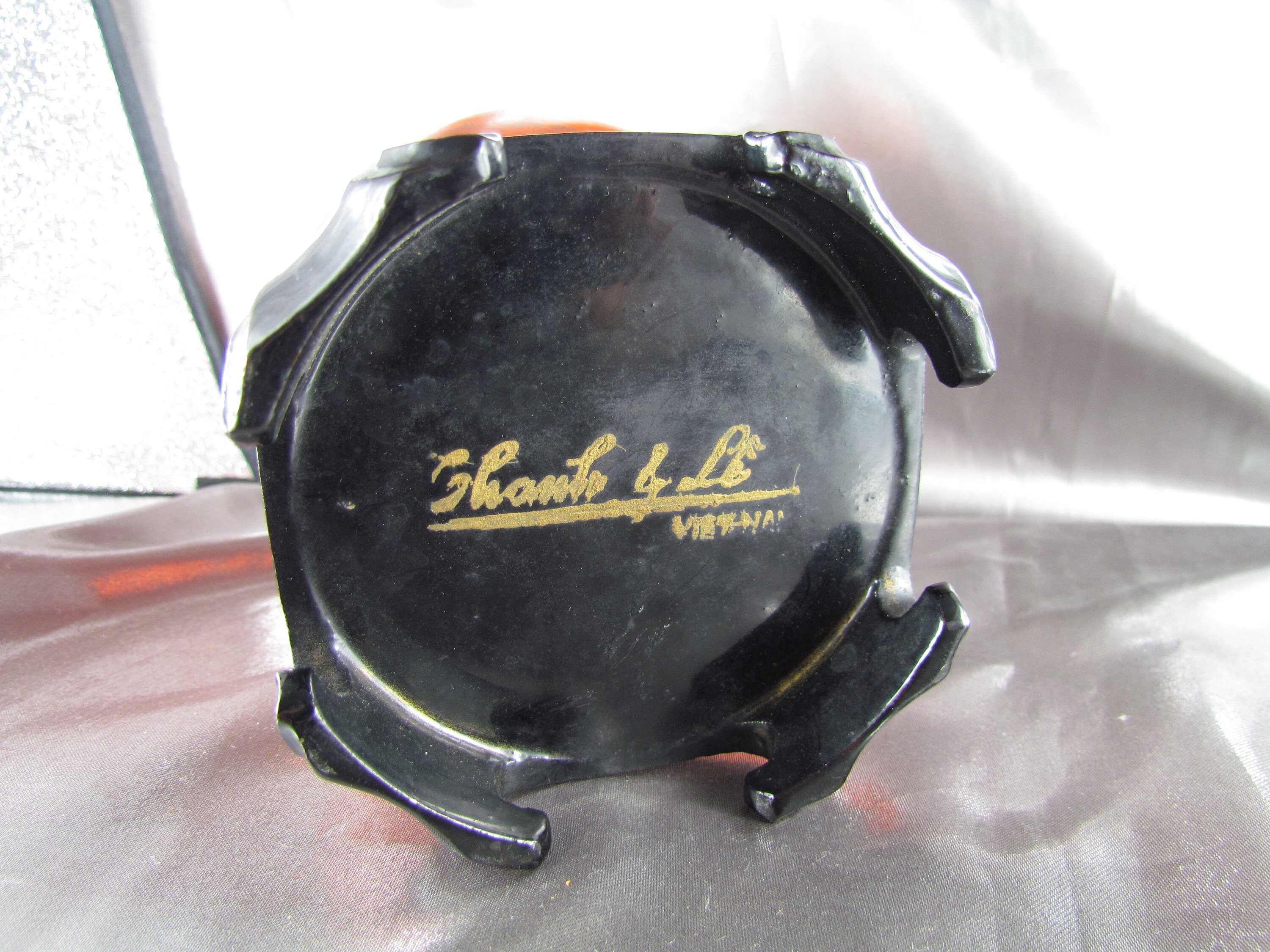 Thanh Le, Lacquer Vase Vietnam Signed, Vietnam Thanh Lê Vase