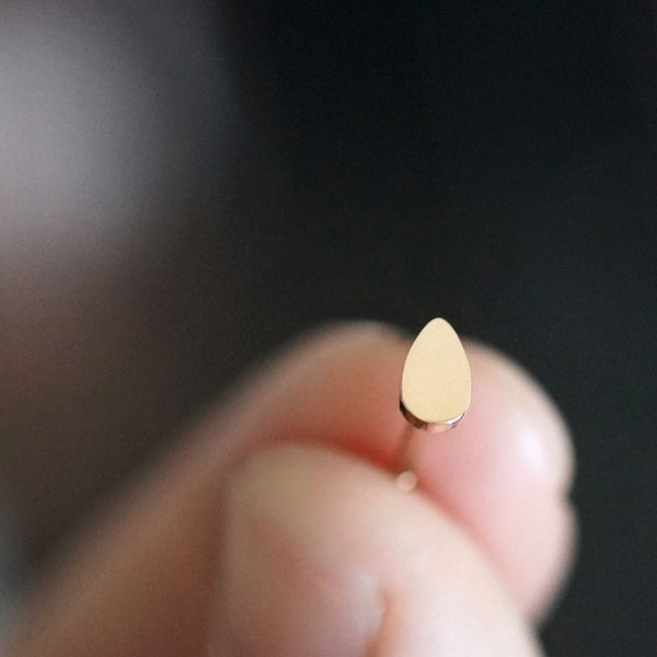 Pendiente pequeña gota de agua, gota, gota pendiente, gota de agua, oro rosa, mezcla y fósforo, pendiente mínima minimalista, tiempo, pequeña gota, titanio