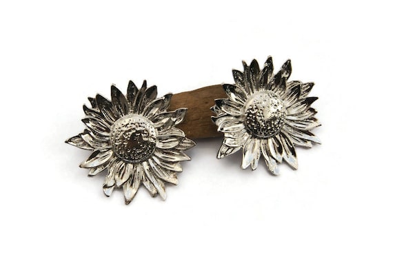 Paire De Boucles D'oreilles Fantaisie Vintage En Métal Argenté - Forme Fleur Avec Clip - Occasion