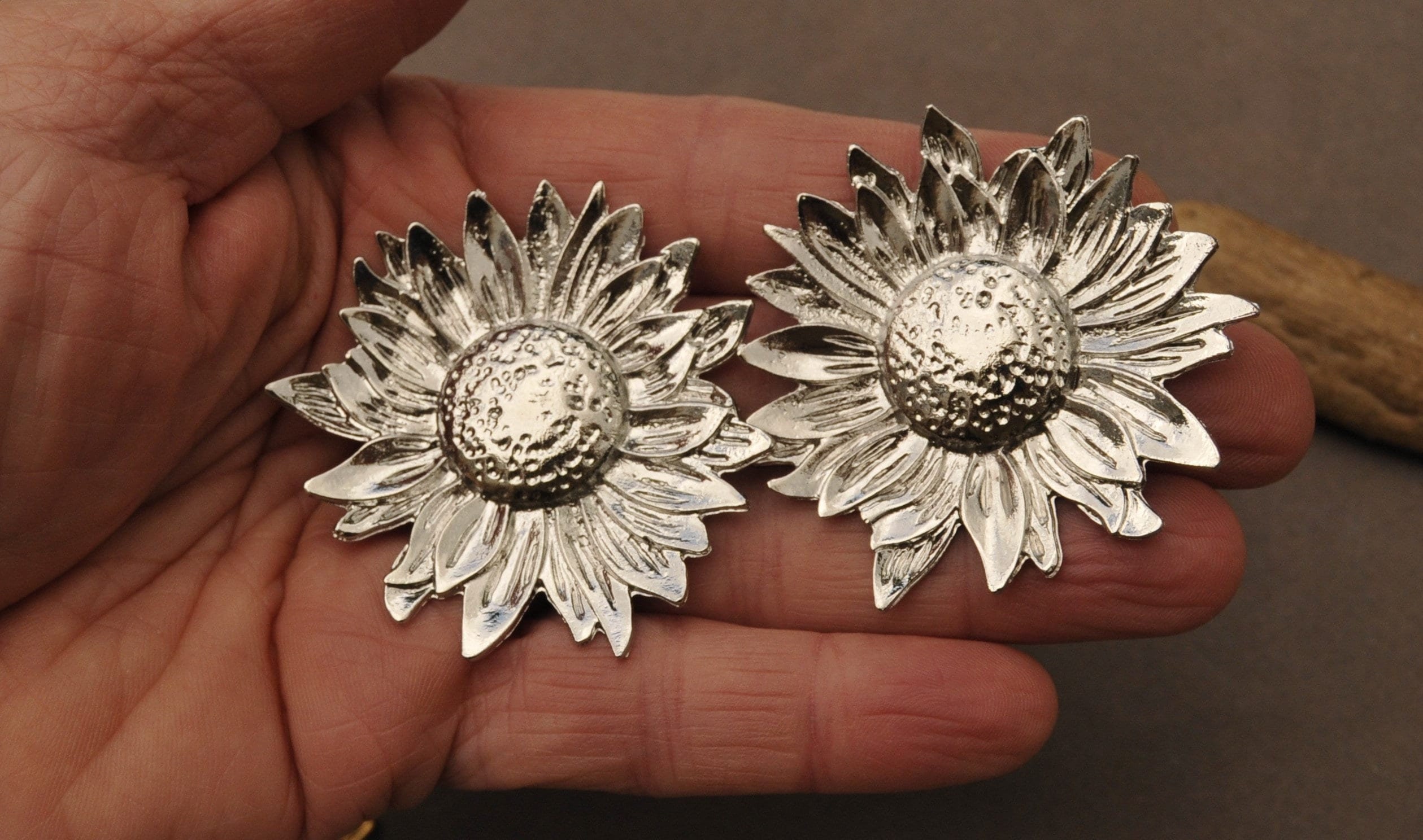 Boucles D'oreilles Vintage Argenté Motif Fleur - Clip, Occasion