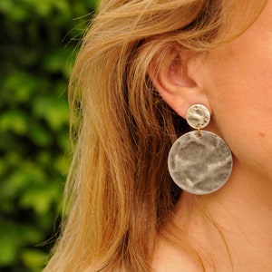 Large Disc Silver Hammered Earrings, Clip on/studs earrings, Large Dangling Earrings, Silver Jewelry, Not Pierced Ears