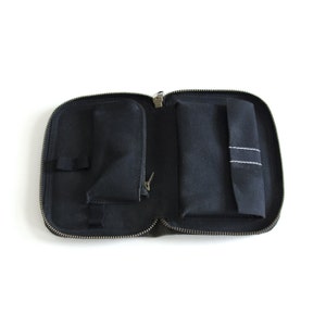 POUCH MATA fait à la main de cuir texturé noir, idéal pour stocker de petits articles comme le maquillage image 2