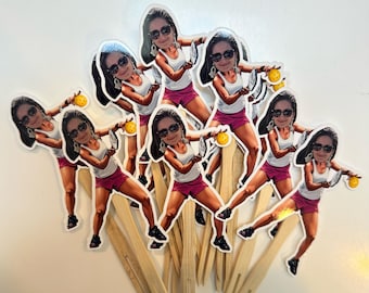 Adornos para cupcakes con foto de Pickleball personalizados de cuerpo completo. Juego de 12. Resistente al agua con acabado brillante.