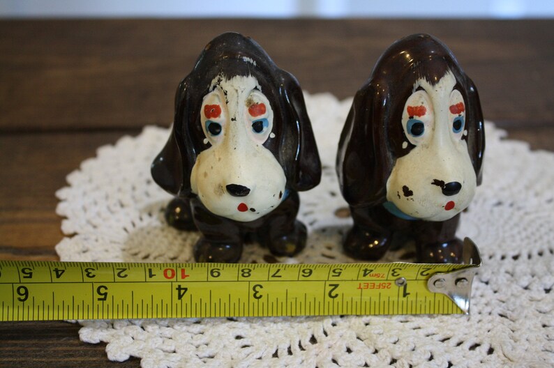 Vintage Hound Dog salt and pepper shakers.