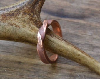 Twisted copper ring band, copper ring band, hammered copper ring band, torc copper ring band, torc women copper ring band, viking jewelry