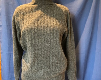 Woman's 1980s 1990s Vintage Gray Lambswool Angora Rabbit Blend Sweater Long Sleeve Turtleneck by Rafaella Small Medium