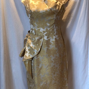 50s 60s Mid Century Gold and Creme Brocade Wiggle Pencil Cocktail Dress Cap Sleeves V Neck Rockabilly Mrs. Maisel Dress Medium Large