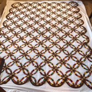 Vintage Double Wedding Ring Quilt: Hand-Stitched Cotton Patchwork Bedspread
