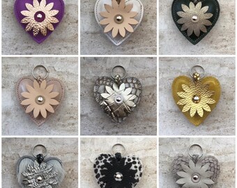 Leren sleutelhanger hart: Flower in Love