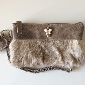 Leren clutch / portemonnee / tasje met vacht voor mobiel, pasjes, geld furry grey butterfly