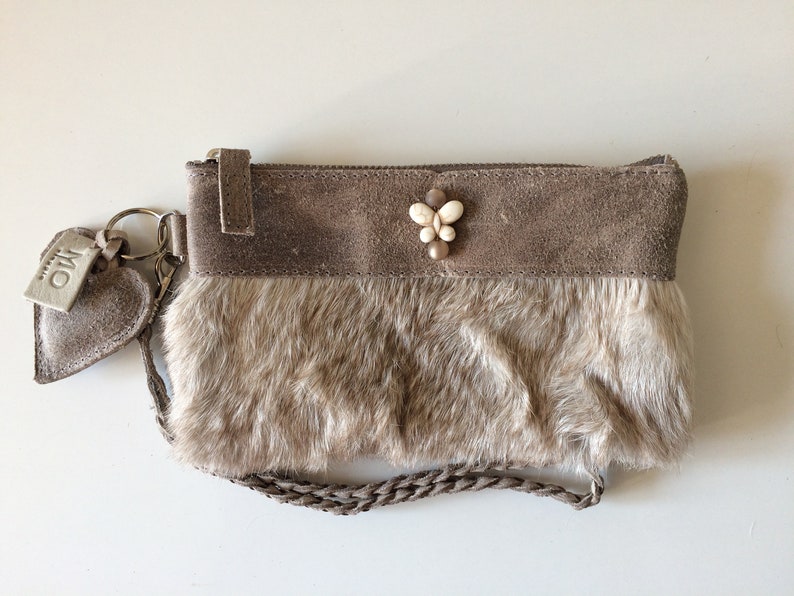 Leren clutch / portemonnee / tasje met vacht voor mobiel, pasjes, geld furry grey butterfly