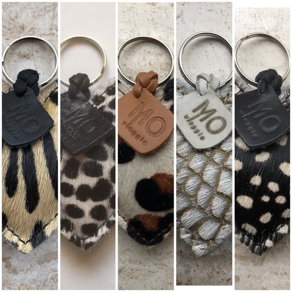 Leren sleutelhanger hart van koeie/geitenvacht met leer dierenprint