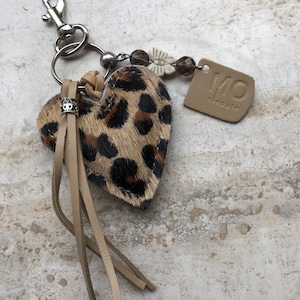 Leren sleutelhanger Deluxe met leren flosje + edelsteentje