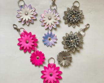 leren sleutelhanger bloem in 2 variaties
