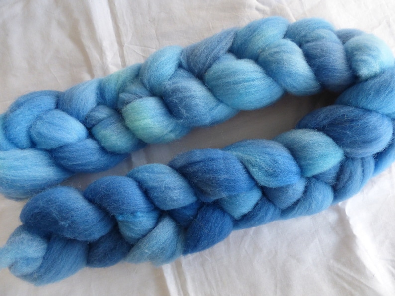 Hand Dyed Wool Roving Top - 100g Blue Southdown